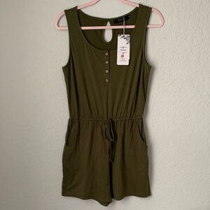 NWT YIBOCK Romper Shorts Sleeveless Elastic Waist Olive Green Size M